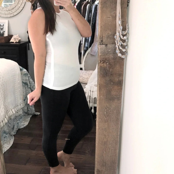 Gap size medium white tank top - Picture 2 of 3